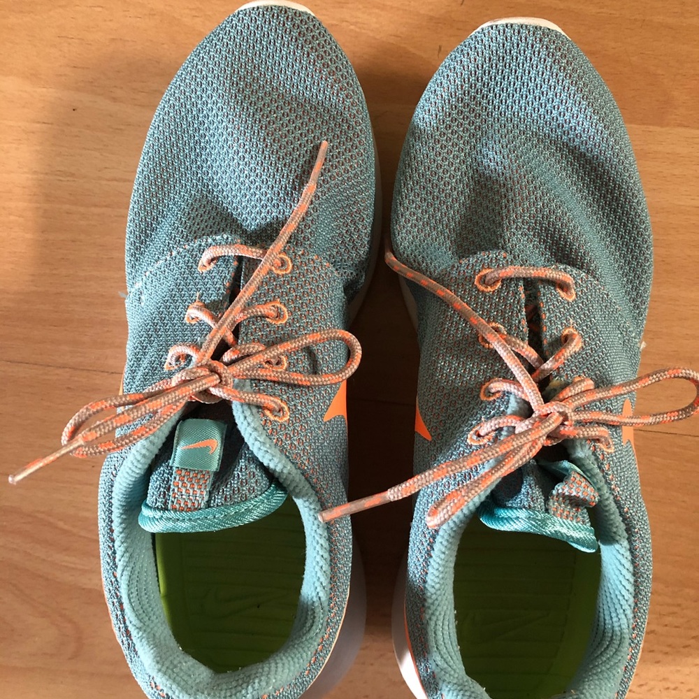 Nike Roshe Run sneakers